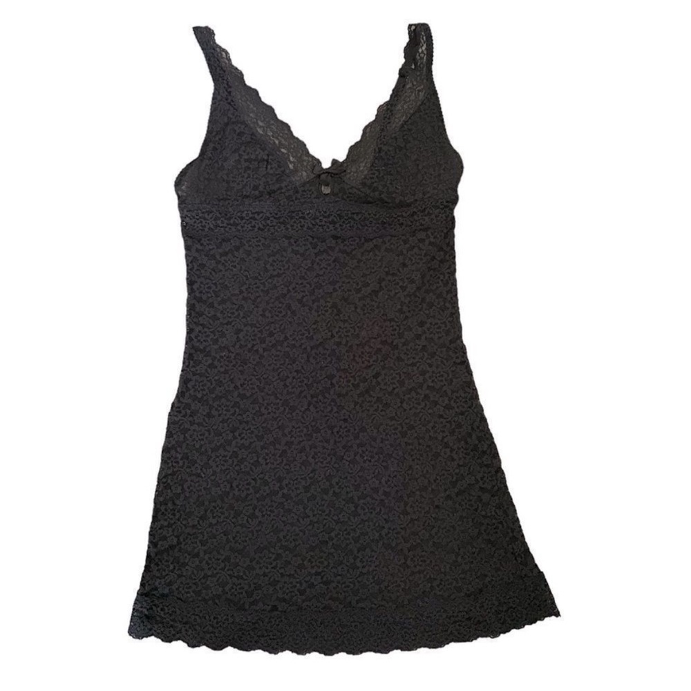 Vintage Y2K Victoria’s Secret Lace mine dress (fits like small)